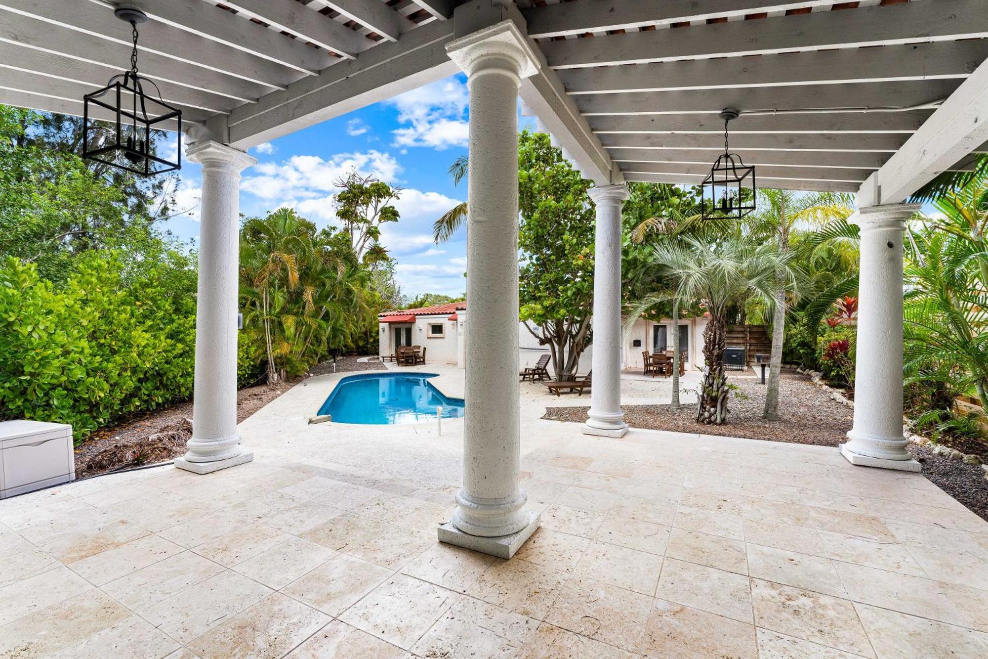Crescent Beach Villas Cayo Siesta Exterior foto